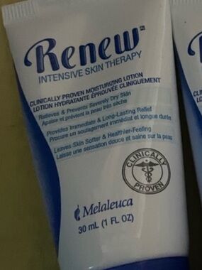 Renew Intensive Skin Therapy Moisturizing Lotion - Melaleuca - White & Blue
